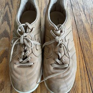 New Balance Leather Epic previously worn, great condition men size 10